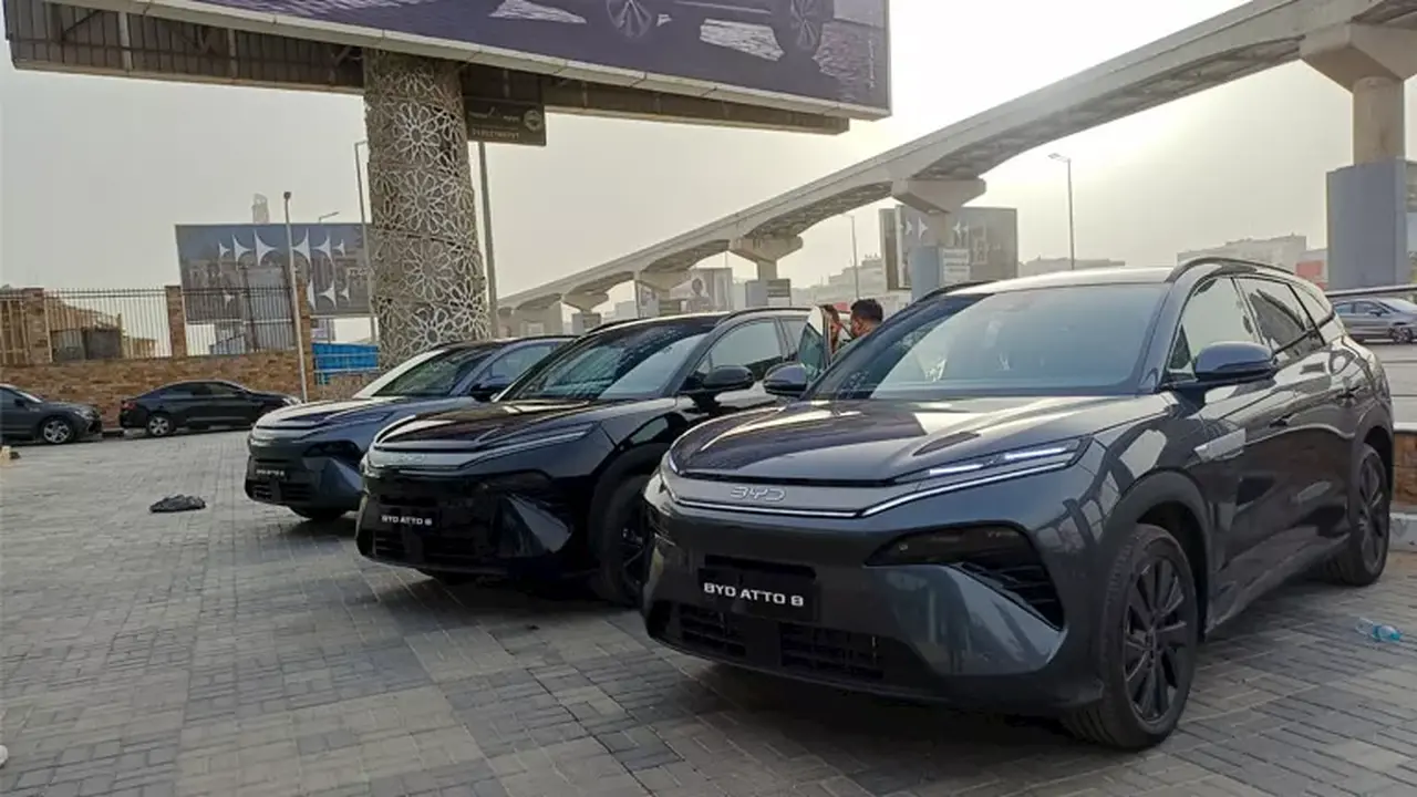 بي واي دي ATTO 8 تظهر في مصر بسعر 2.8 مليون جنيه.. 7 مقاعد ومدى يتجاوز